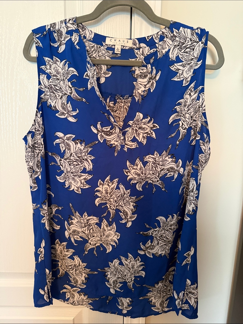 Chaus Blue and White Floral Sleeveless Camisole